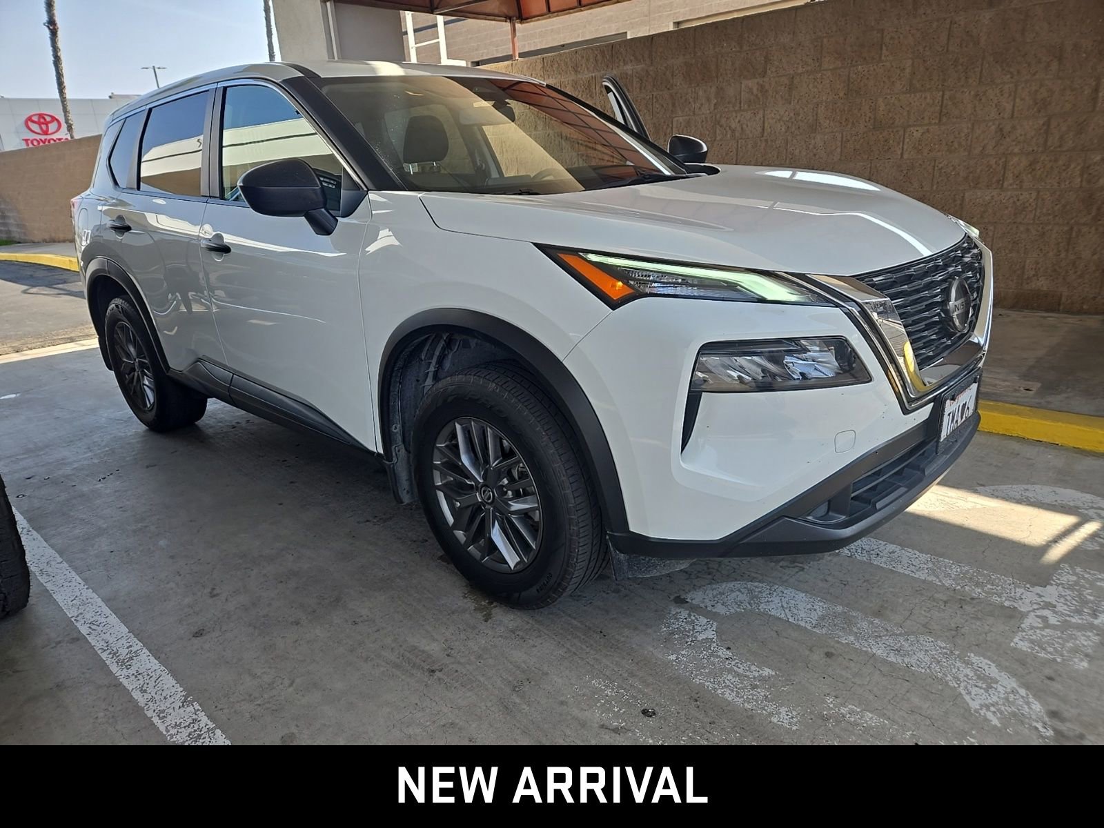 Used 2021 Nissan Rogue S image 3