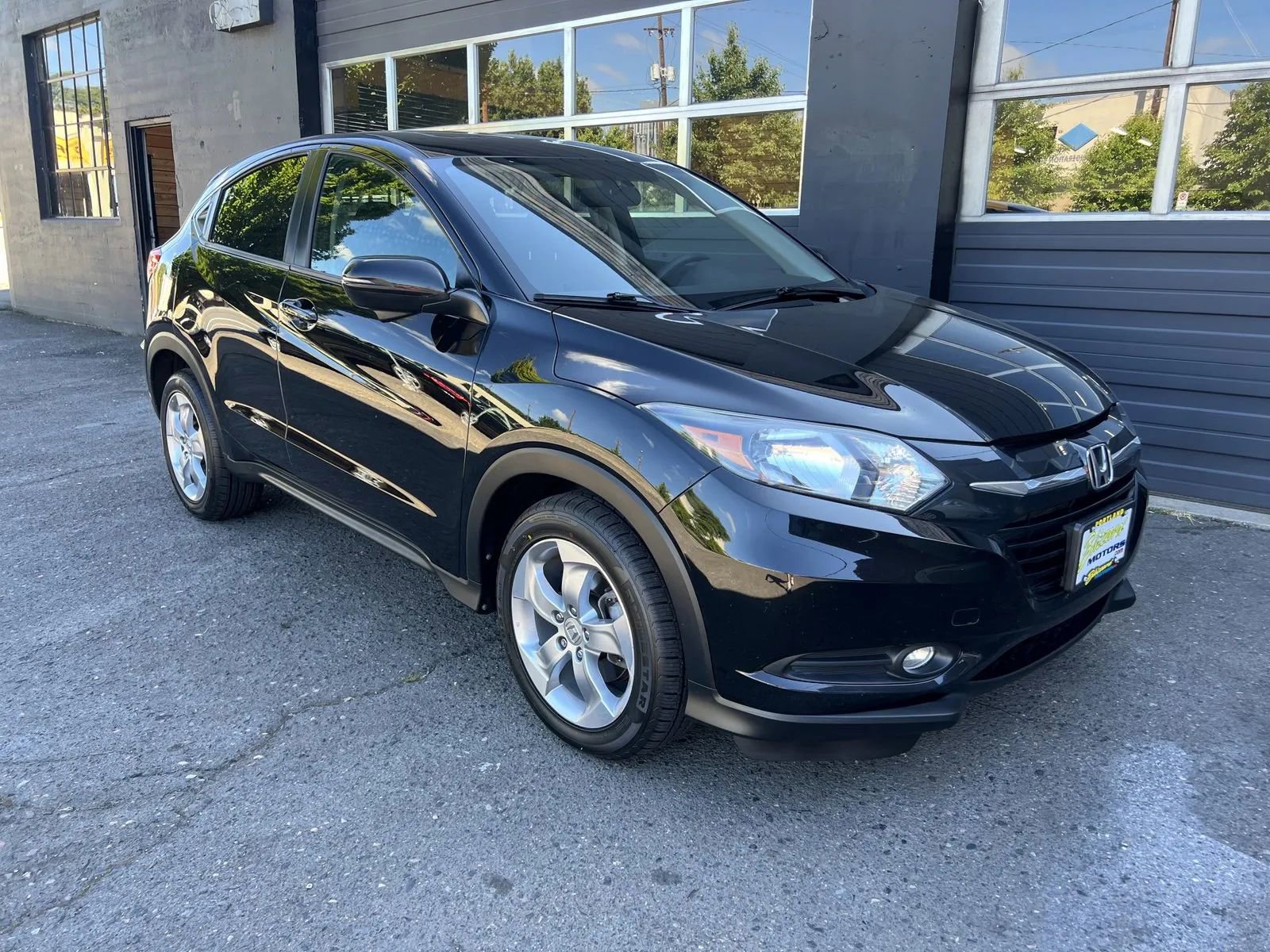 Used 2017 Honda HR-V EX image 8