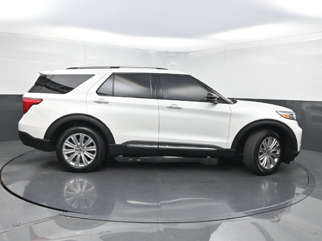Used 2022 Ford Explorer Limited w/ Equipment Group 301A AWD/4WD image 45