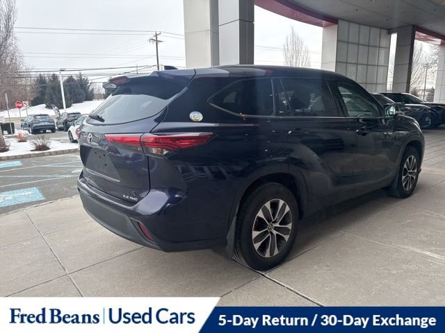 Used 2022 Toyota Highlander XLE image 5