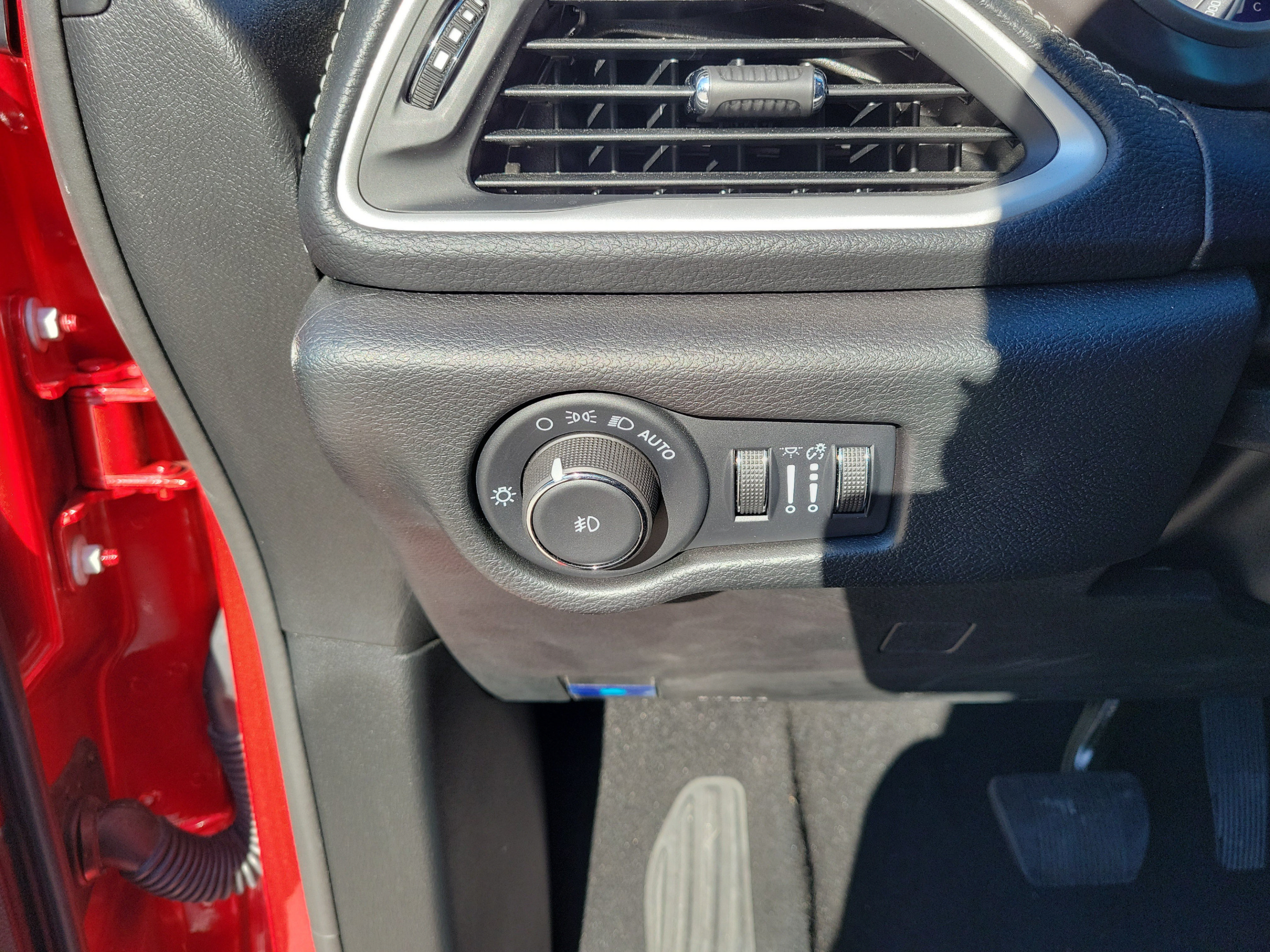 Used 2025 Chrysler Pacifica Select AWD/4WD image 26