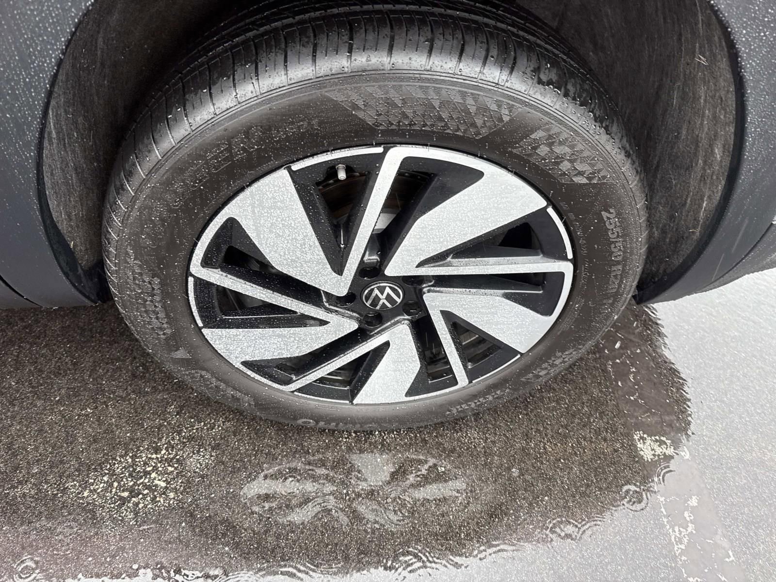 Certified 2025 Volkswagen Atlas SEL image 15