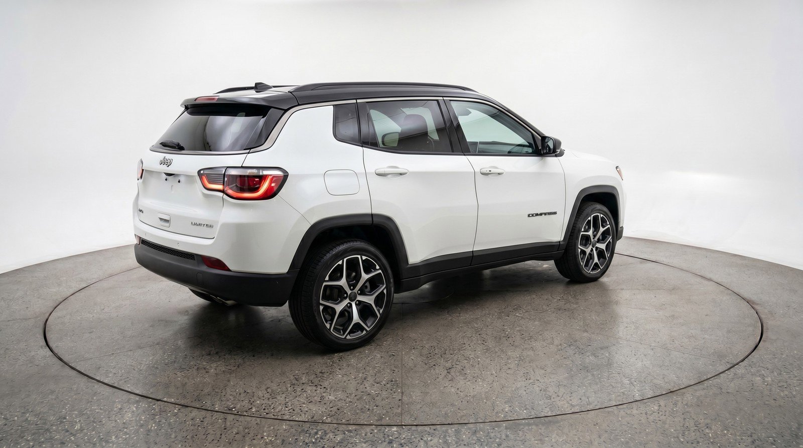 Used 2025 Jeep Compass Limited AWD/4WD image 9