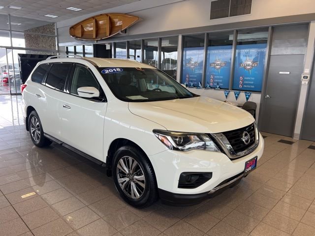 Used 2018 Nissan Pathfinder S image 1