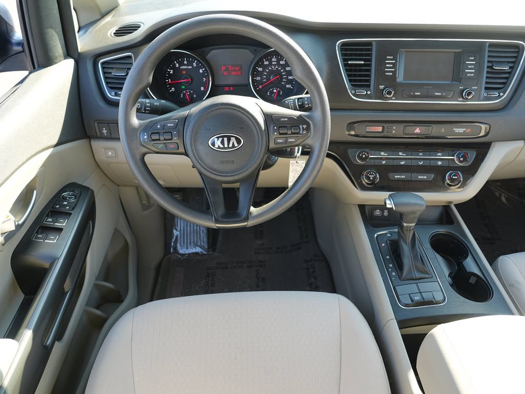 Used 2018 Kia Sedona L FWD image 19