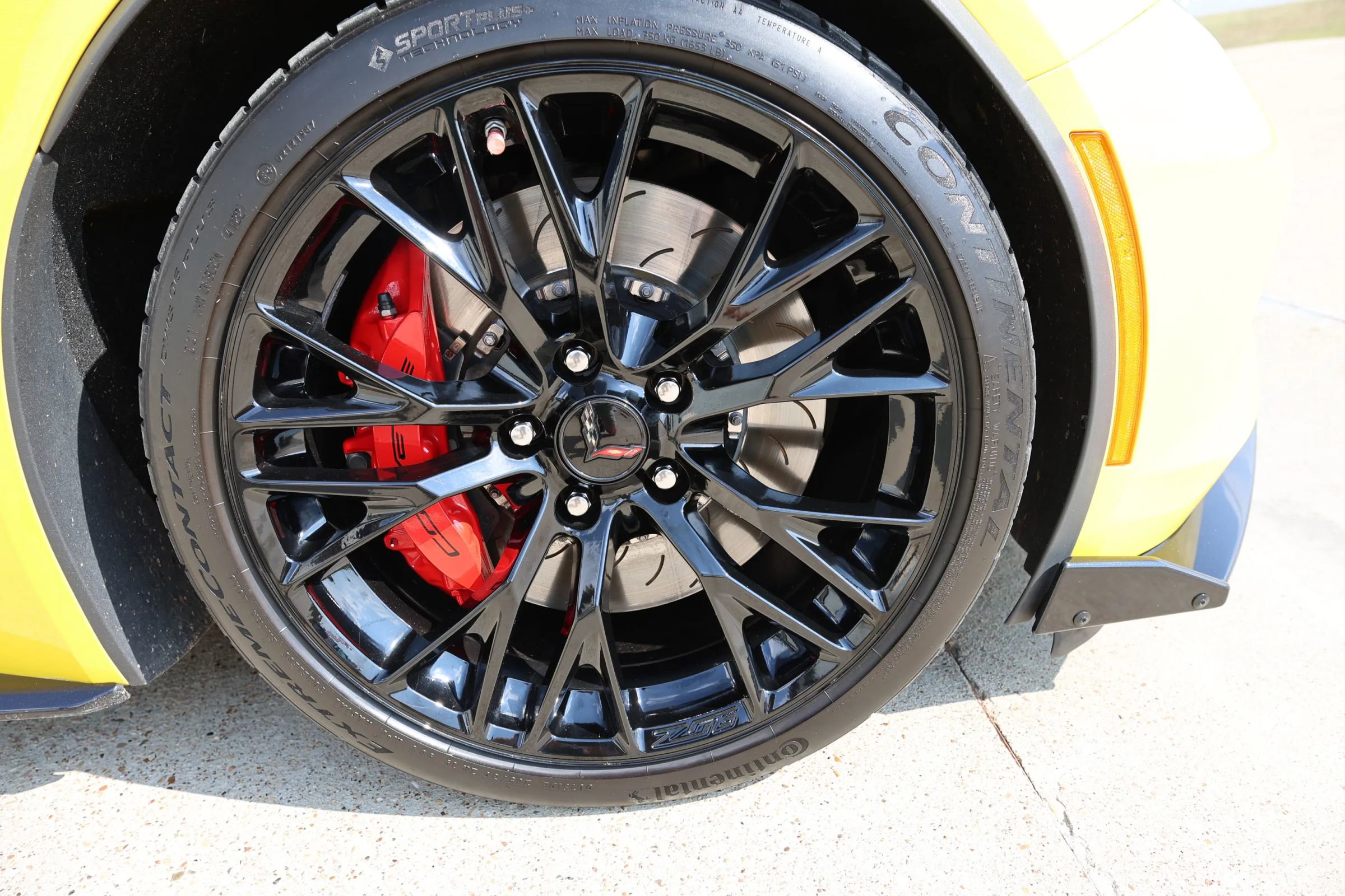 Used 2016 Chevrolet Corvette Z06 w/ 2LZ Preferred Equipment Group image 29