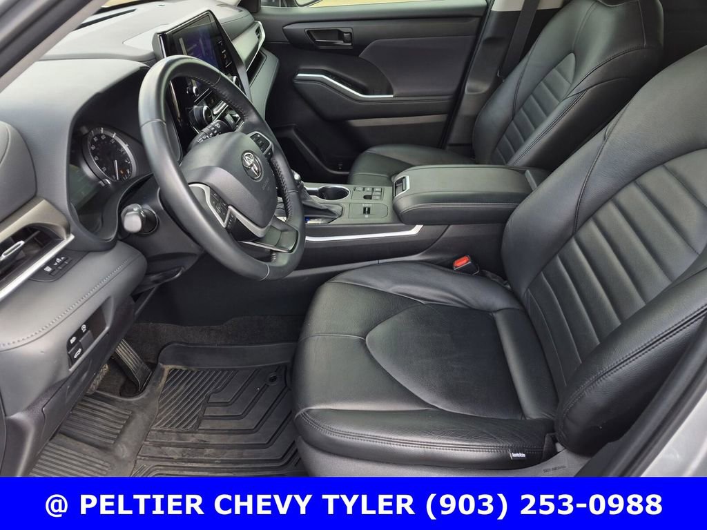 Used 2023 Toyota Highlander LE FWD image 31