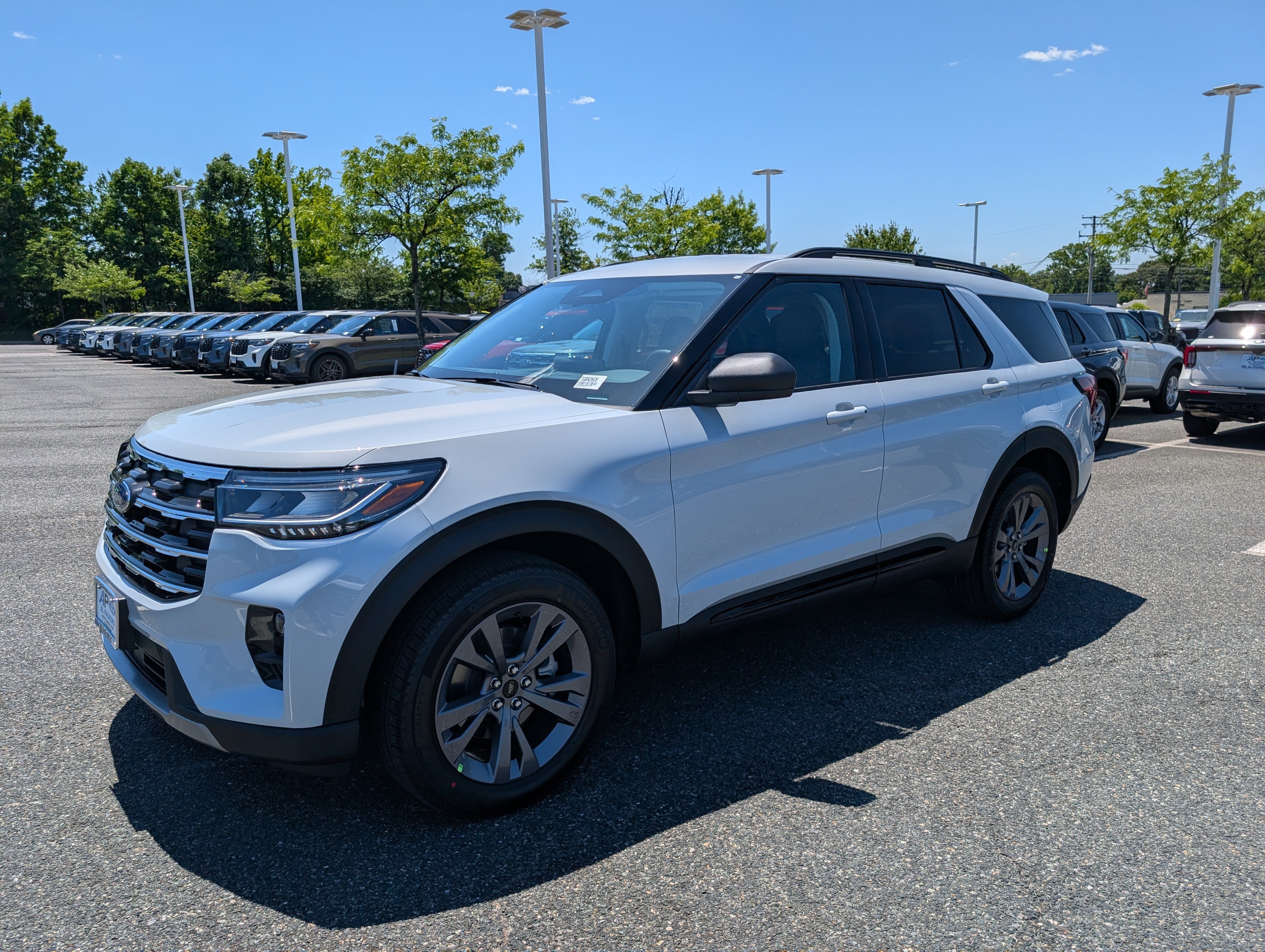 New 2026 Ford Explorer Active w/ Active Comfort Package AWD/4WD image 4