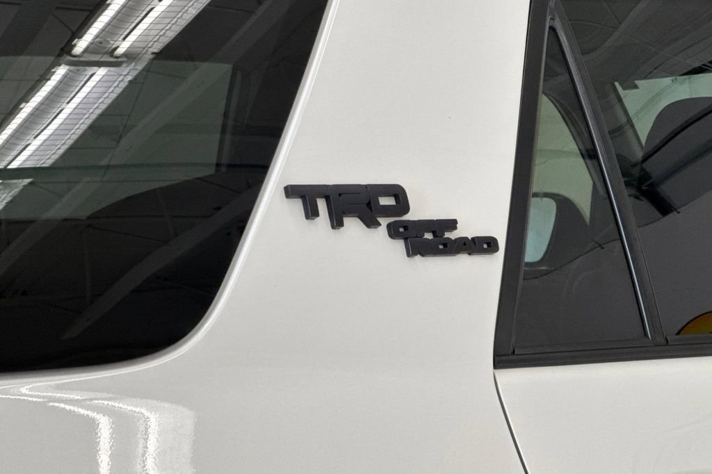 Used 2021 Toyota 4Runner TRD Off-Road Premium AWD/4WD image 27