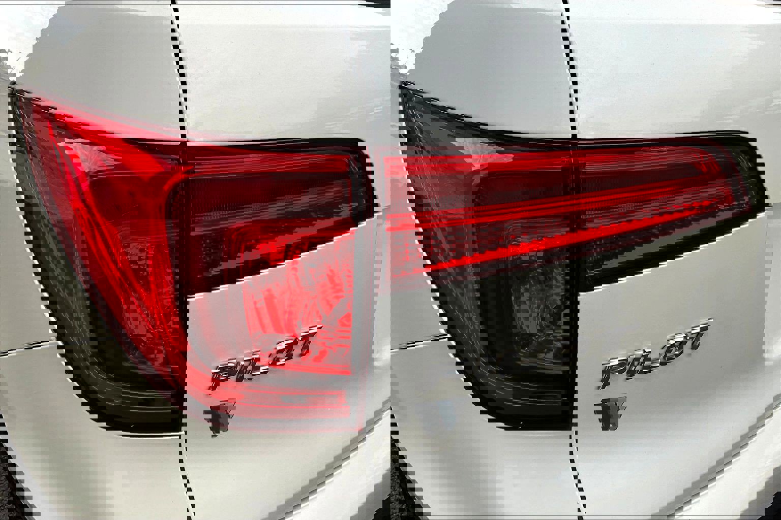 Used 2018 Honda Pilot EX image 24