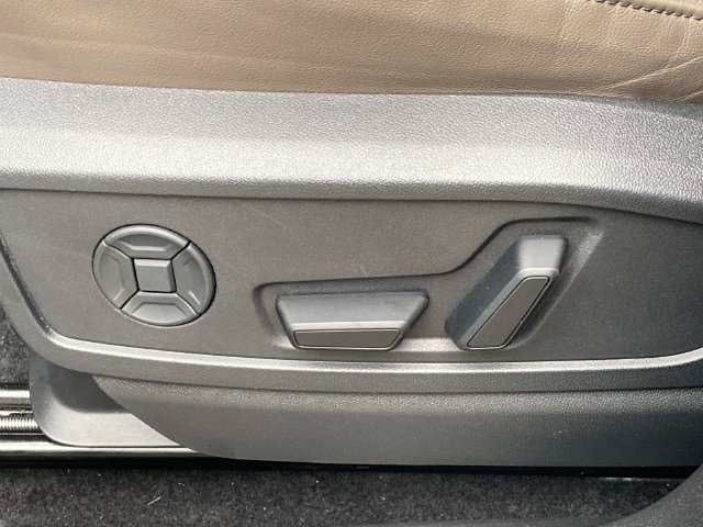 Used 2025 Audi Q5 Premium Plus AWD/4WD image 15
