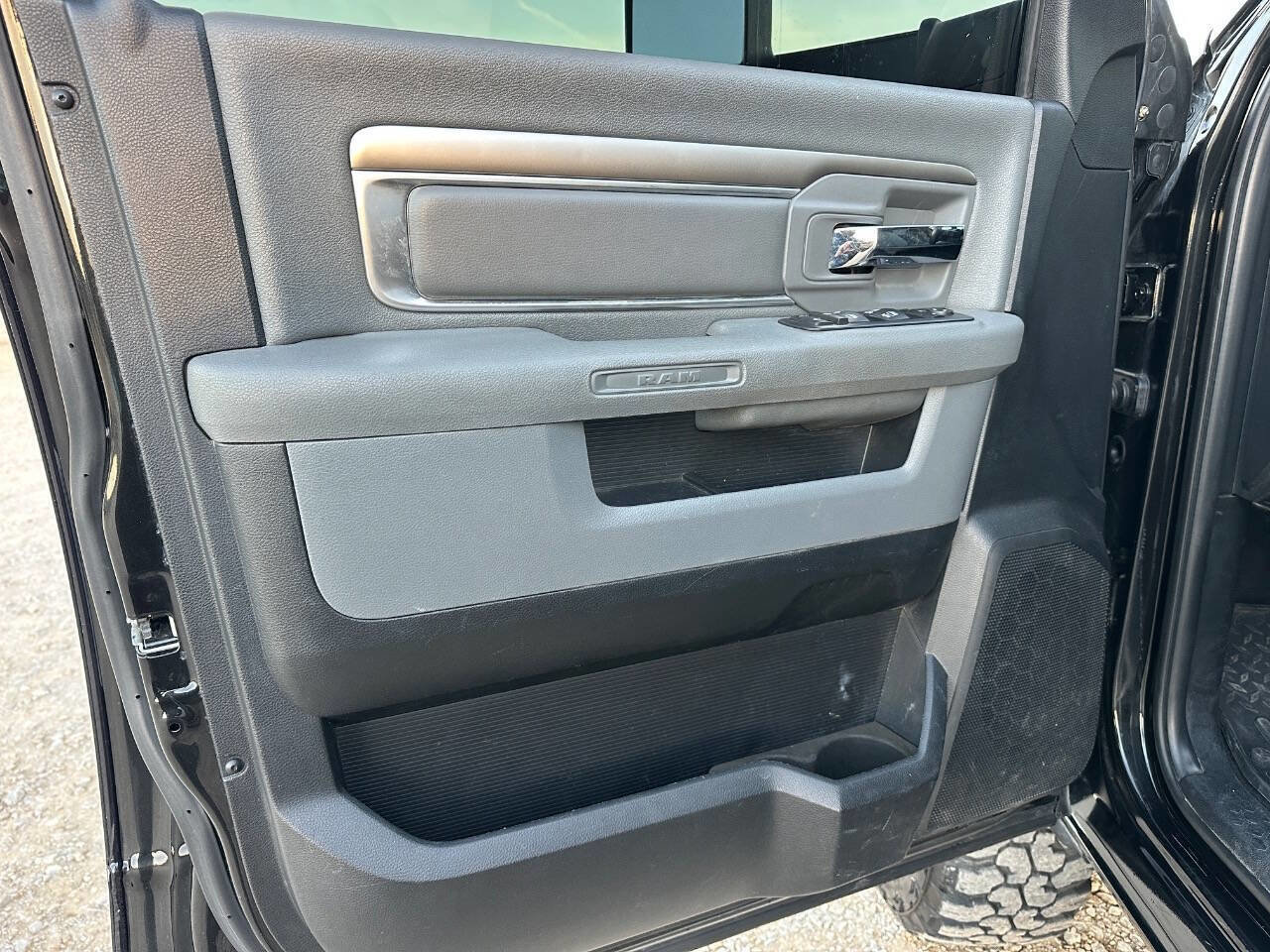 Used 2016 RAM 2500 Big Horn w/ Black Appearance Group image 10