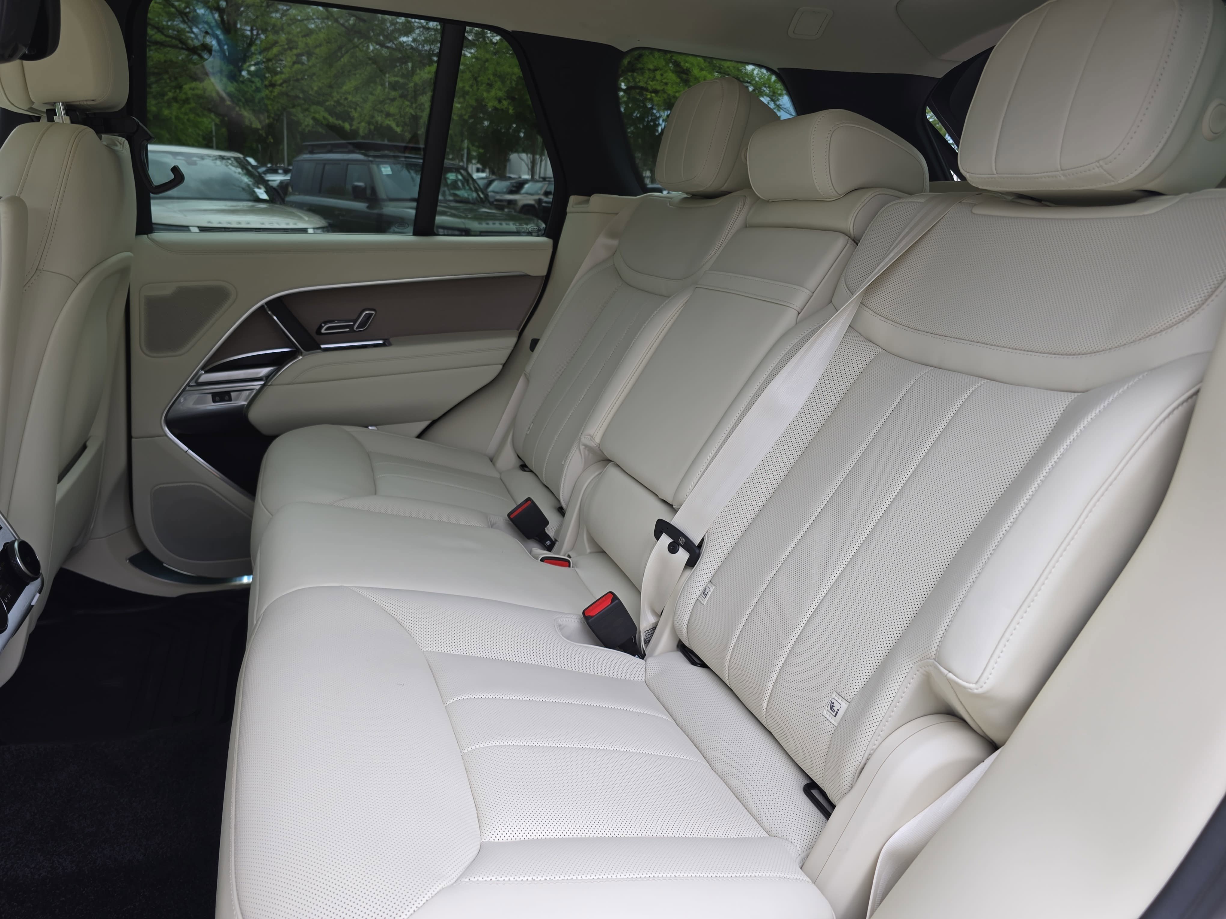 New 2026 Land Rover Range Rover SE AWD/4WD image 14