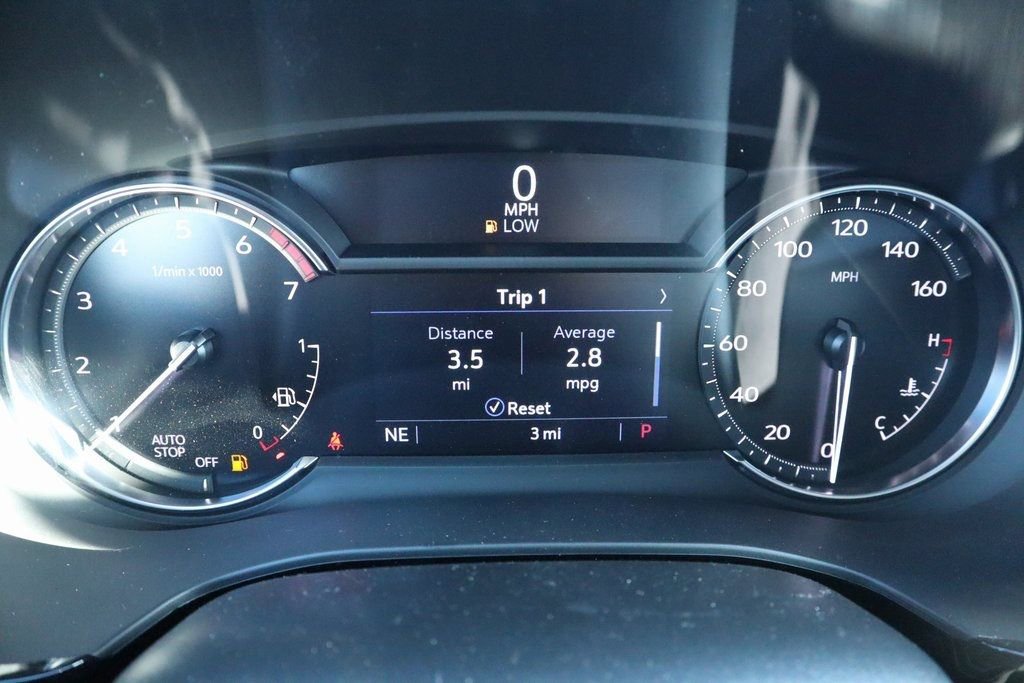 New 2026 Cadillac XT5 Luxury w/ LPO, ONYX Package image 6