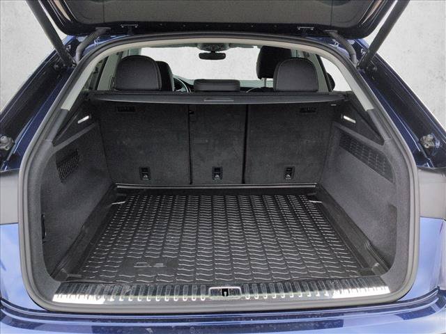 Used 2022 Audi Q8 Premium Plus w/ Premium Plus Package AWD/4WD image 6