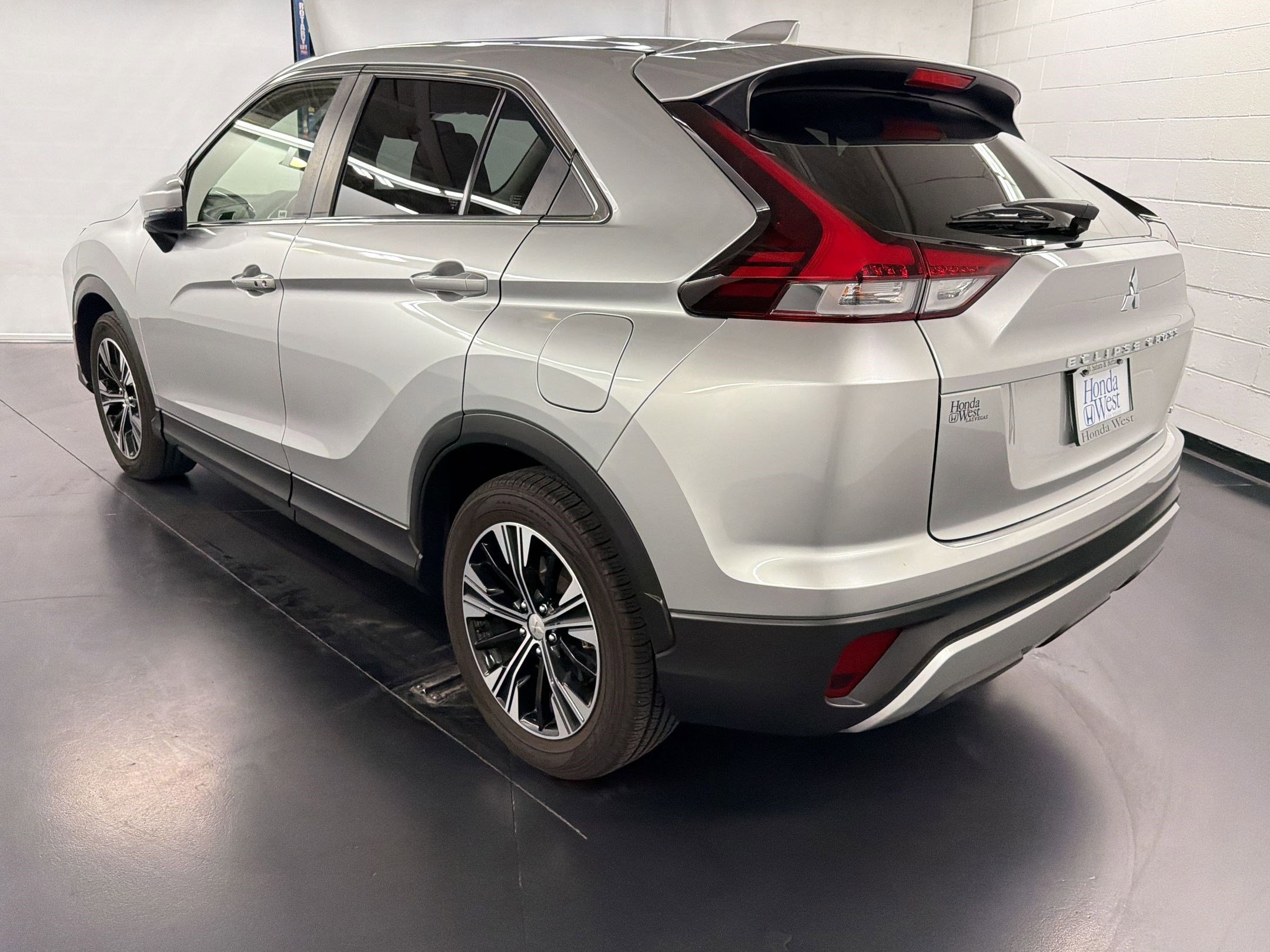 Used 2022 Mitsubishi Eclipse Cross SE FWD image 3