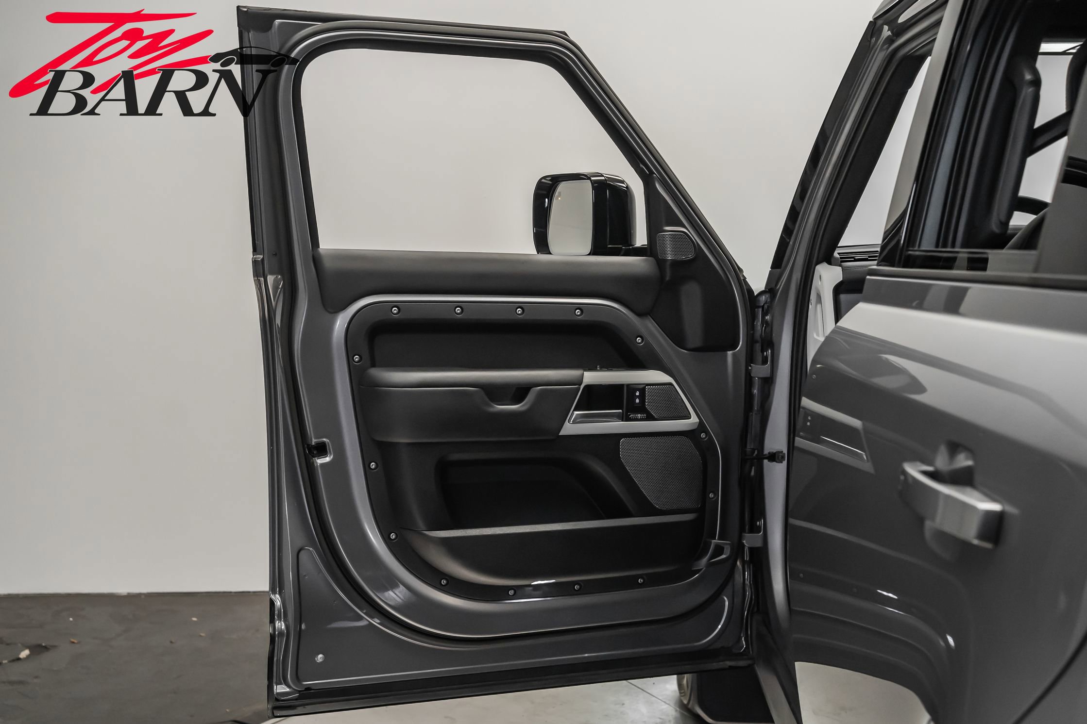 Used 2023 Land Rover Defender 110 X-Dynamic SE image 19