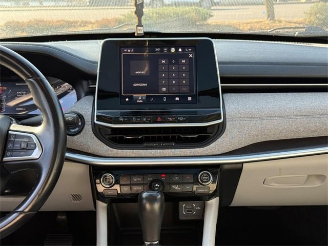 Used 2022 Jeep Compass Latitude w/ Sun and Sound Group image 13