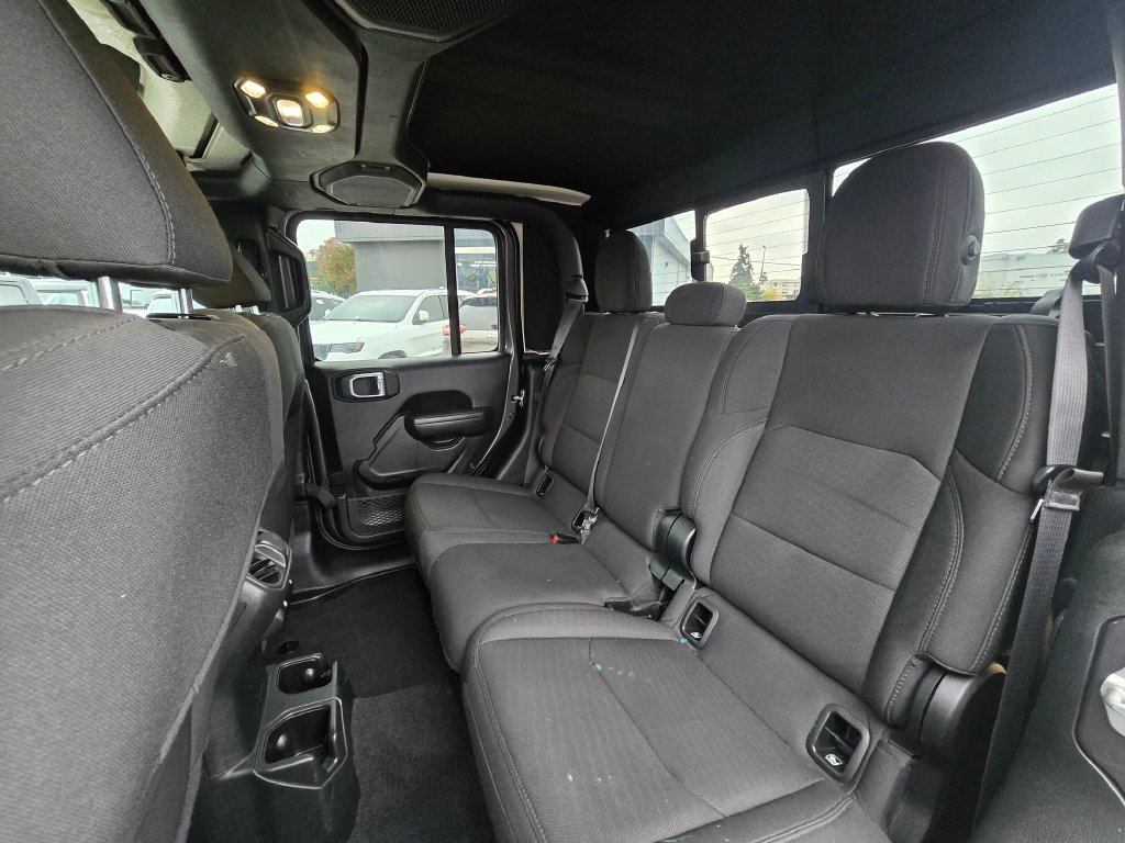 Used 2022 Jeep Gladiator Sport AWD/4WD image 17