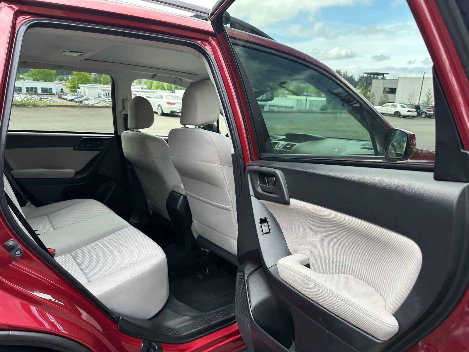 Used 2015 Subaru Forester 2.5i Premium w/ Popular Package #2 AWD/4WD image 12