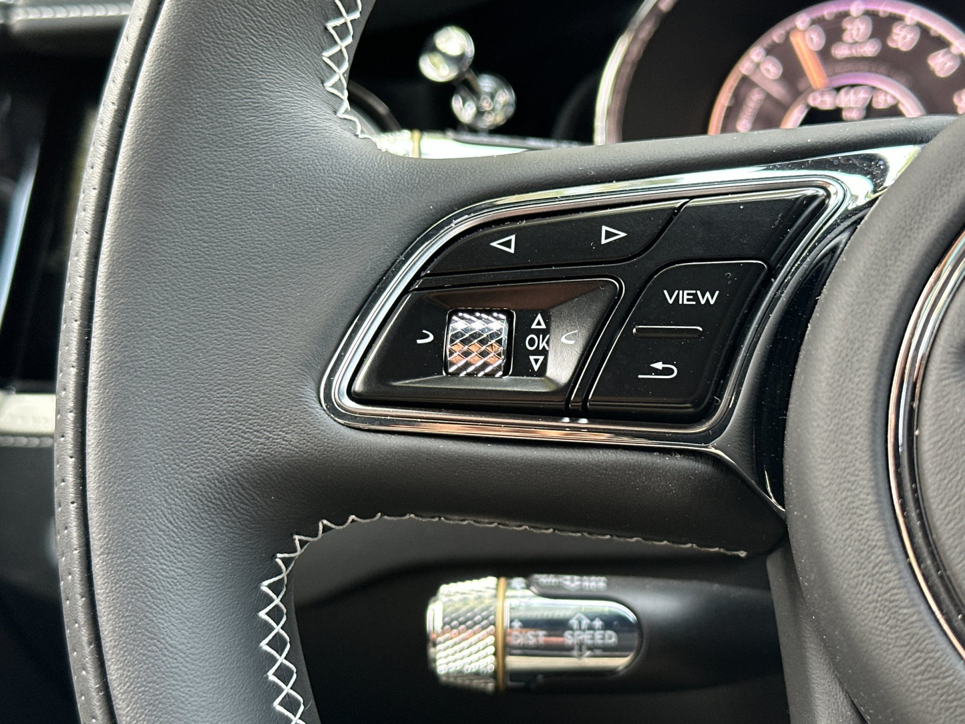 Used 2025 Bentley Flying Spur Plug-In Hybrid AWD/4WD image 27