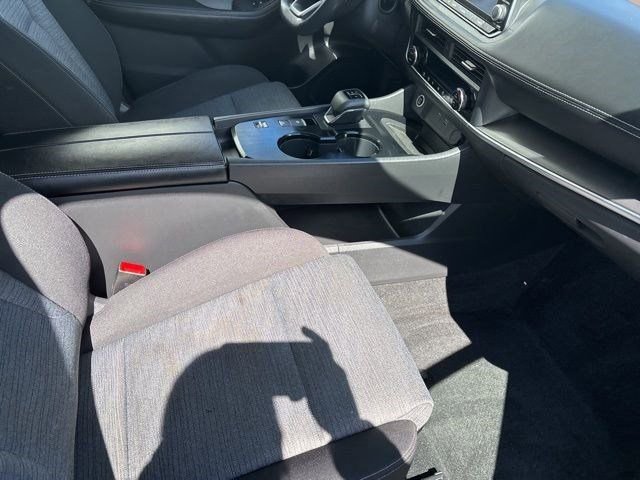 Used 2023 Nissan Rogue SV image 36