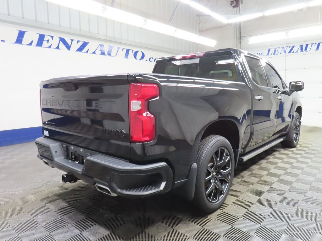 Used 2022 Chevrolet Silverado 1500 High Country w/ Technology Package image 4