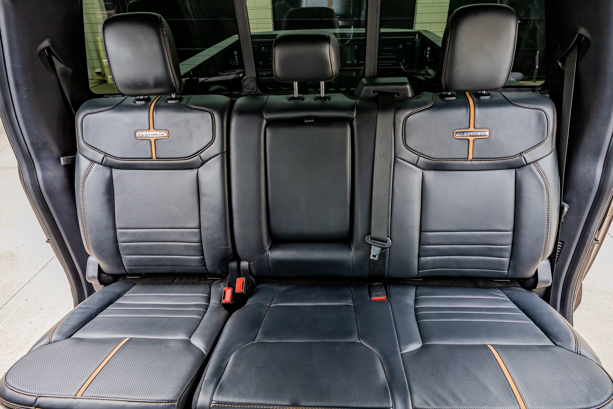 Used 2023 Ford F450 Platinum w/ FX4 Off-Road Package image 30