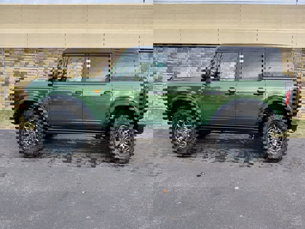 New 2025 Ford Bronco Badlands image 9