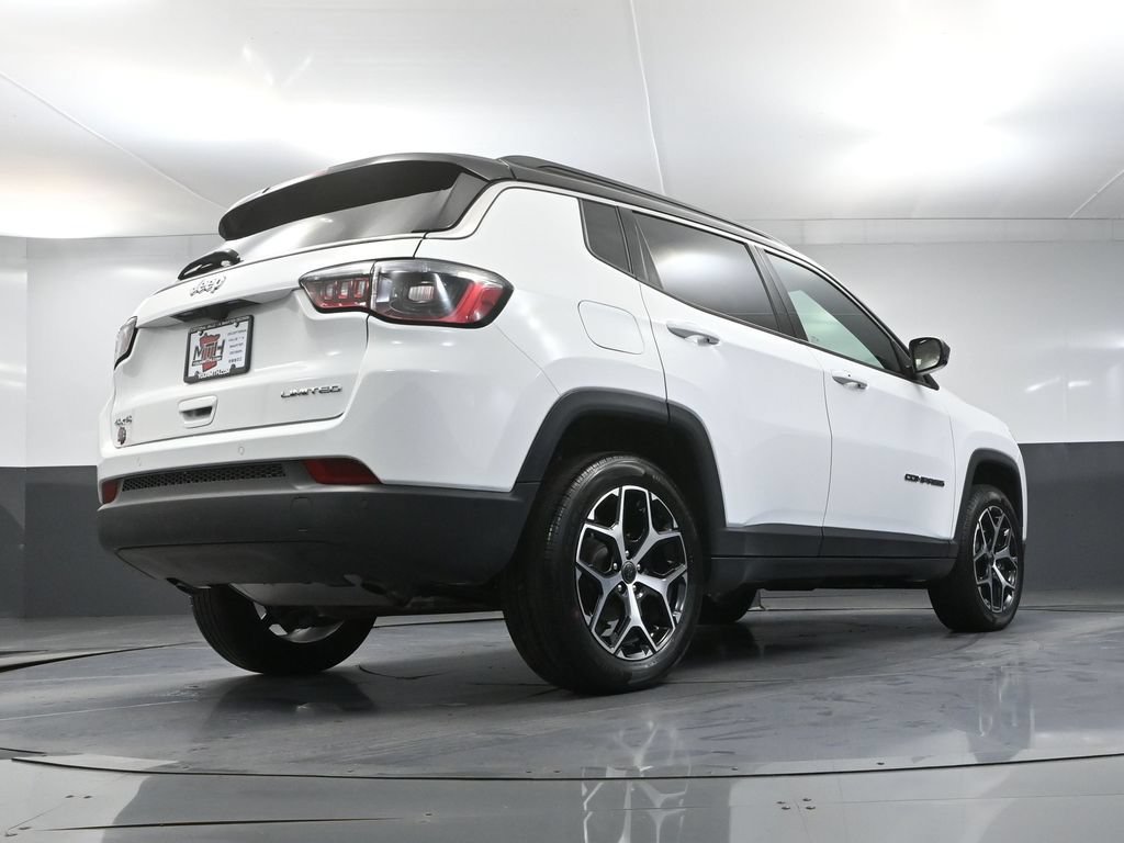 Used 2026 Jeep Compass Limited AWD/4WD image 44