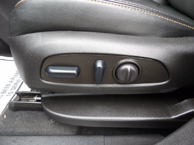 Used 2023 Chevrolet Equinox Premier AWD/4WD image 19