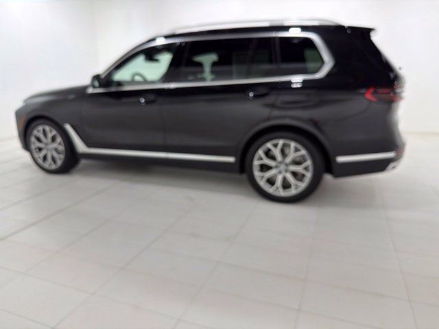 Used 2024 BMW X7 xDrive40i w/ Executive Package AWD/4WD image 2