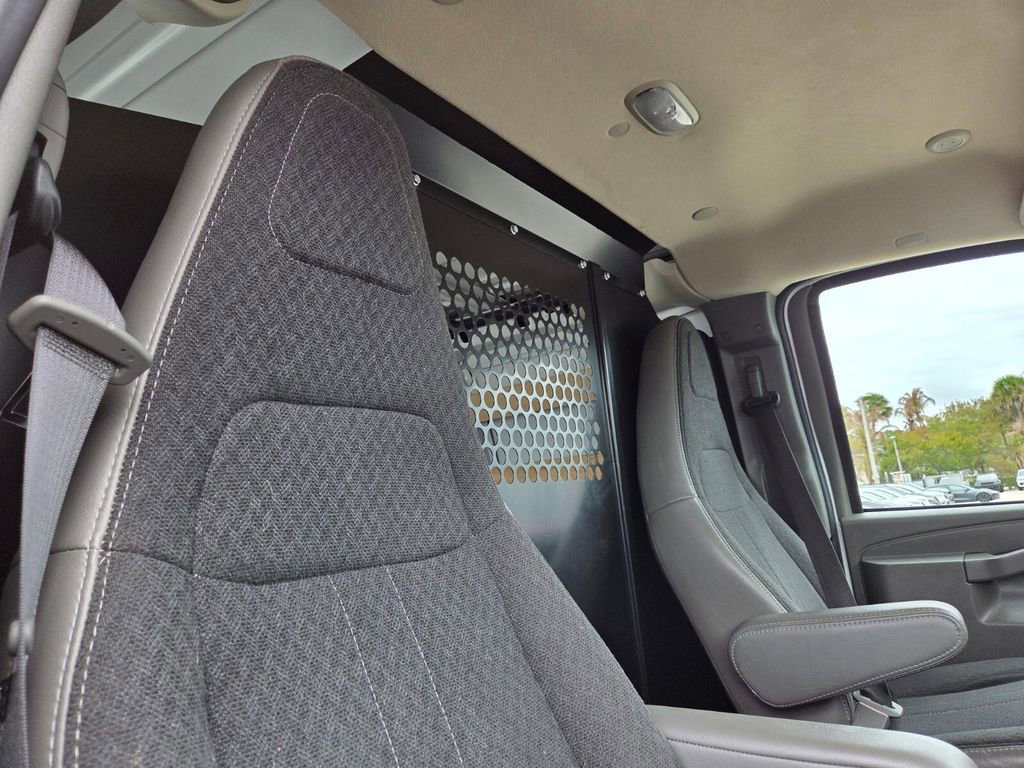 Used 2024 GMC Savana 2500 w/ Driver Convenience Package image 11