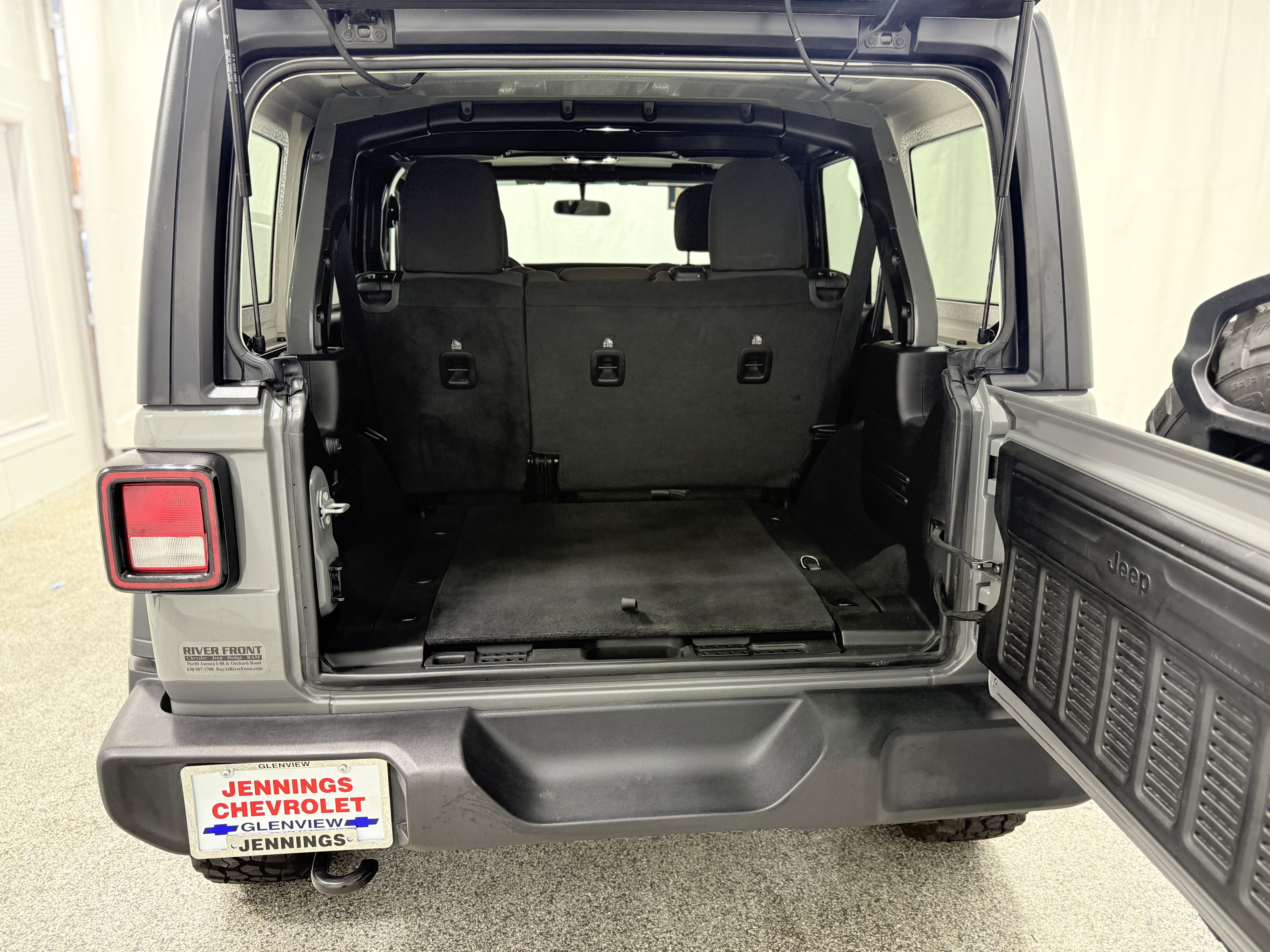 Used 2021 Jeep Wrangler Unlimited Sport image 9