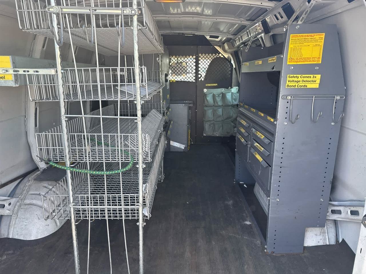 Used 2011 Chevrolet Express 2500 RWD image 16