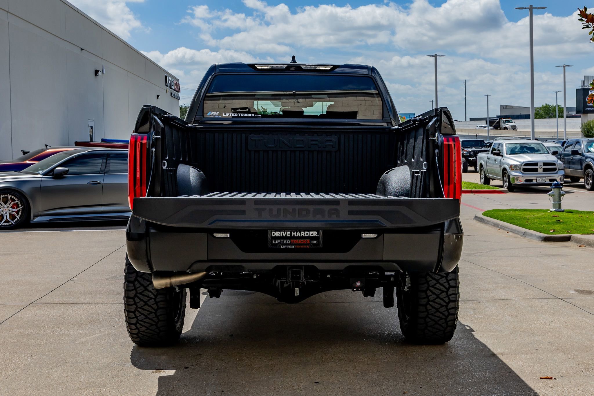 Used 2025 Toyota Tundra SR5 AWD/4WD image 9
