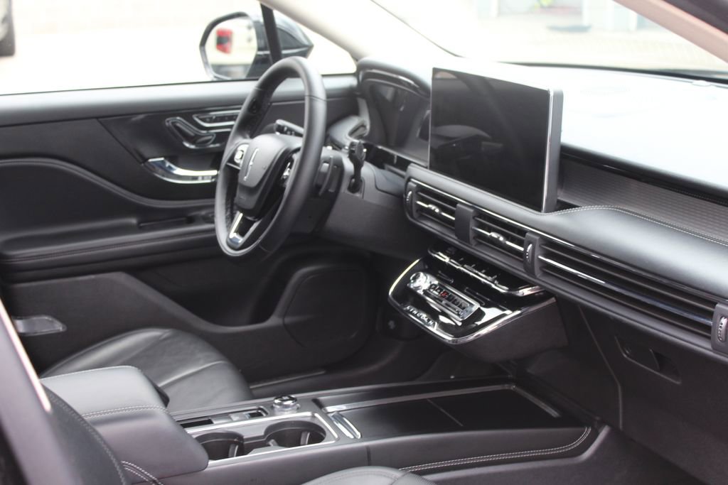 Used 2023 Lincoln Corsair AWD w/ Equipment Group 101A image 13