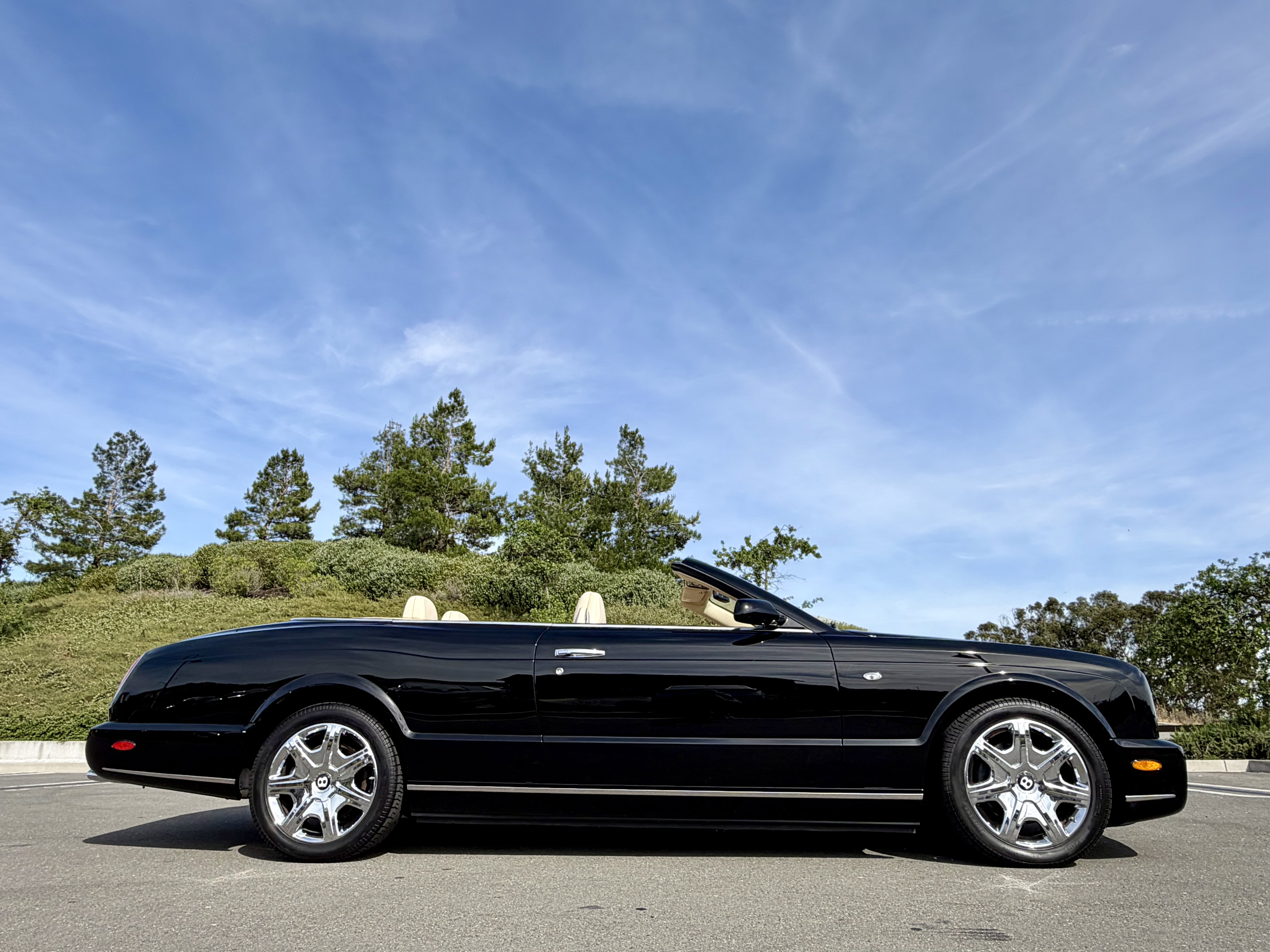 Used 2007 Bentley Azure image 8