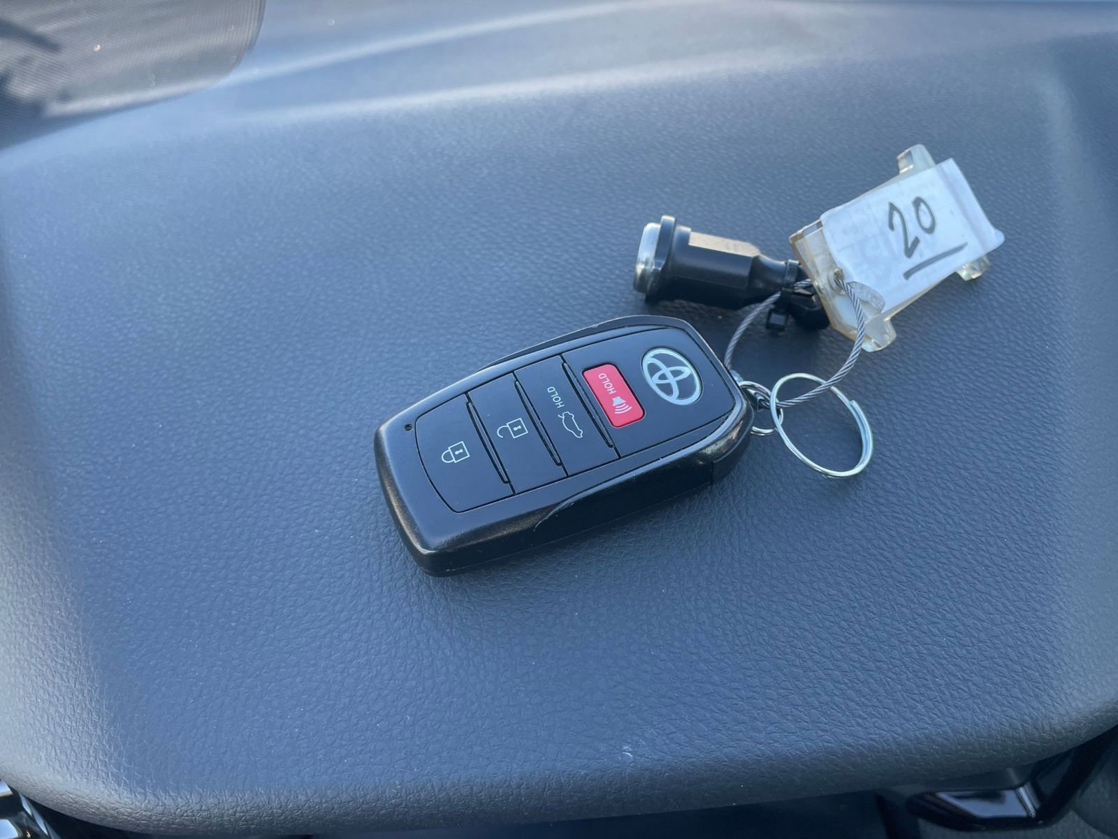 Used 2025 Toyota Camry SE image 21