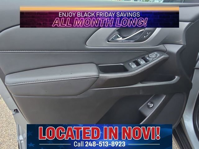 Used 2023 Chevrolet Traverse LT image 15