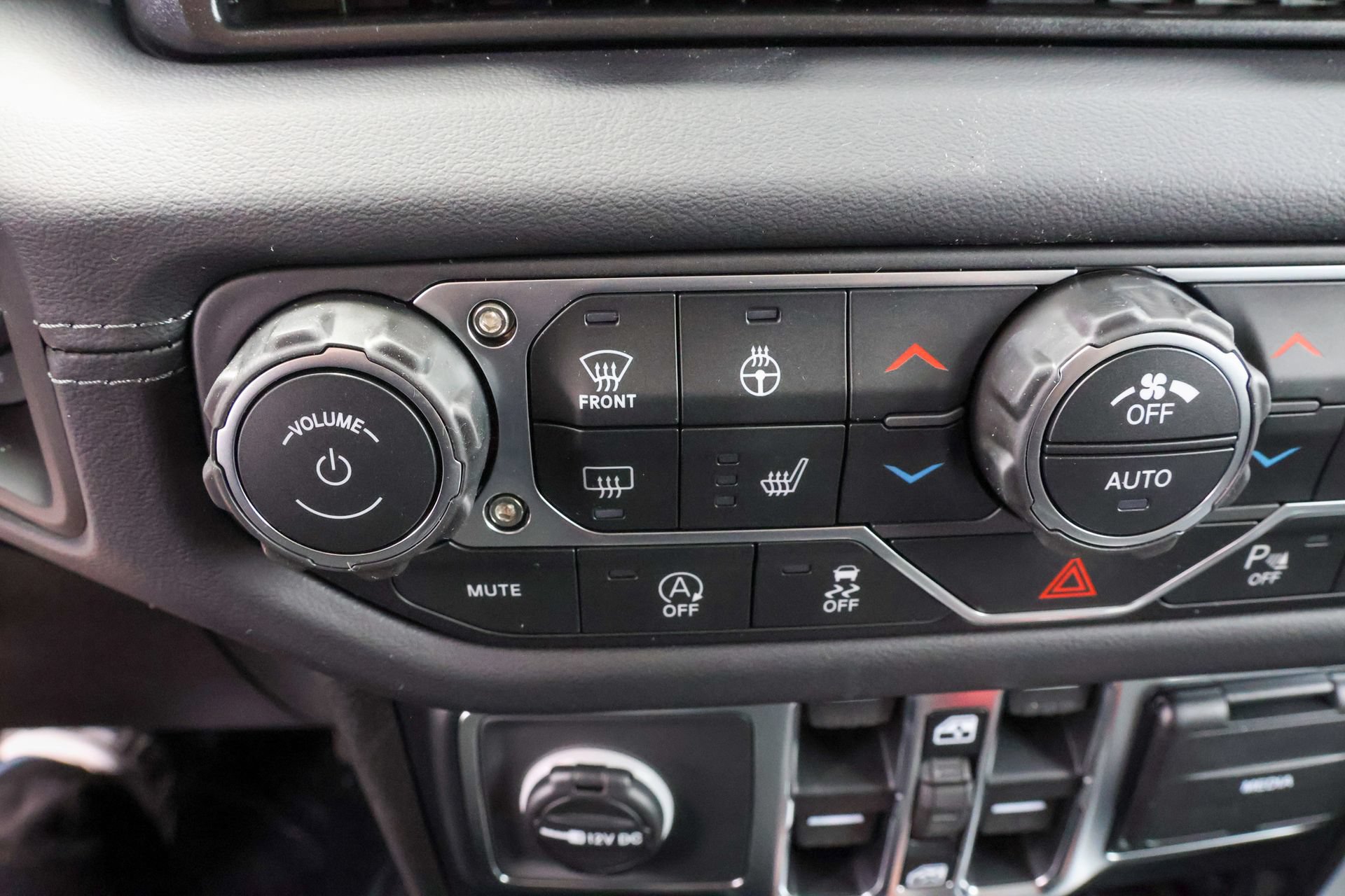 New 2026 Jeep Wrangler Unlimited Sahara AWD/4WD image 19