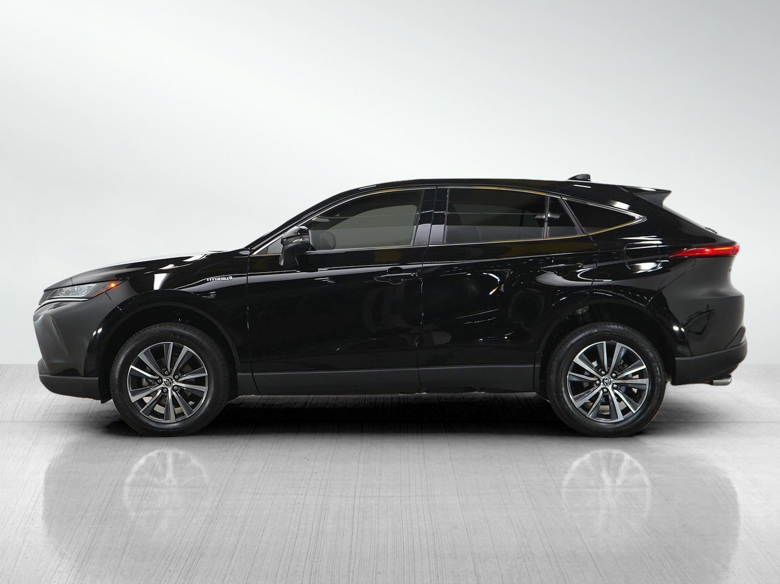 Used 2021 Toyota Venza LE w/ Carpet Mat Package (TMS) AWD/4WD image 2