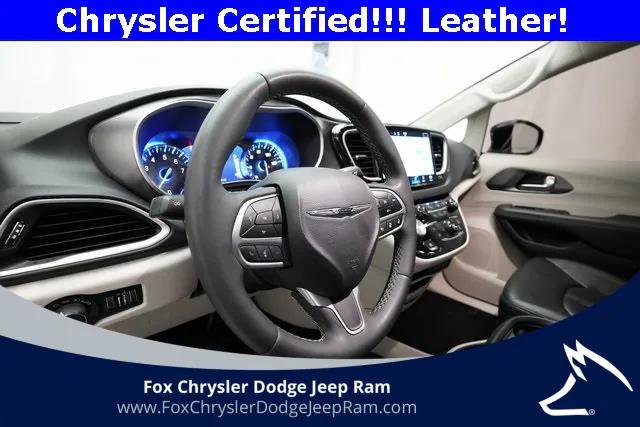 Certified 2024 Chrysler Pacifica Touring-L image 8
