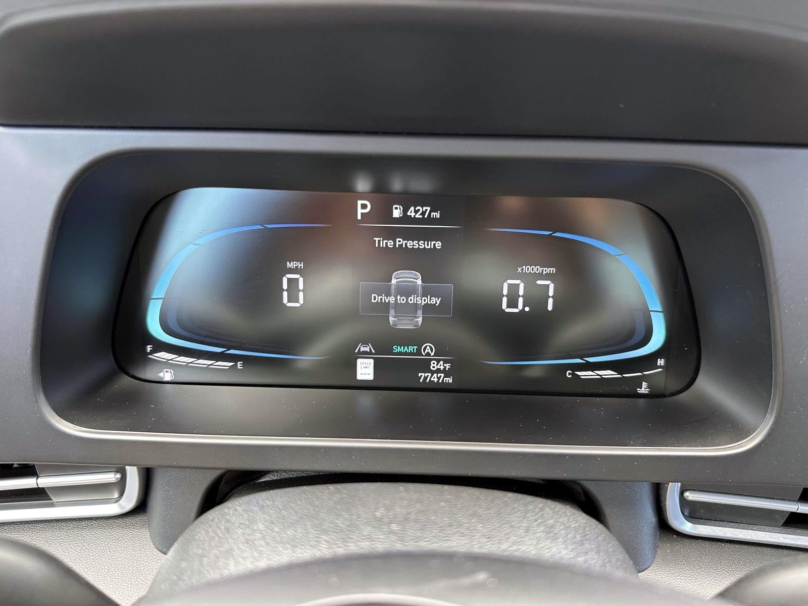 Used 2025 Hyundai Elantra SE FWD image 19