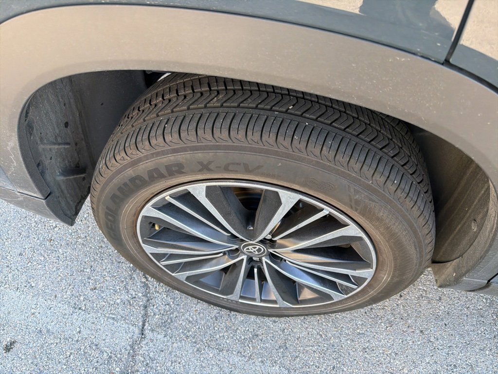 Used 2025 Toyota Grand Highlander MAX Platinum image 15