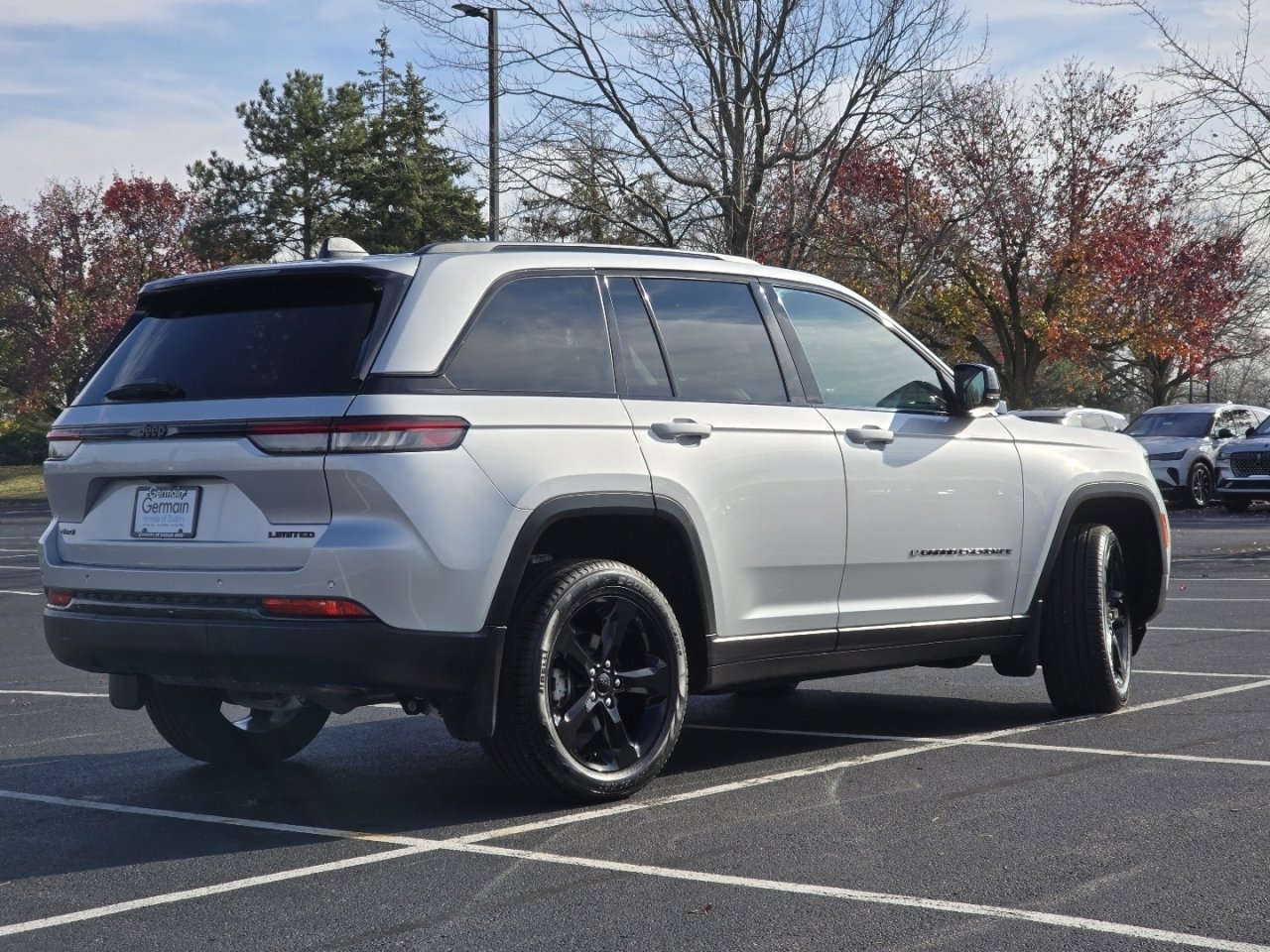 Used 2025 Jeep Grand Cherokee Limited w/ Black Appearance Package image 18