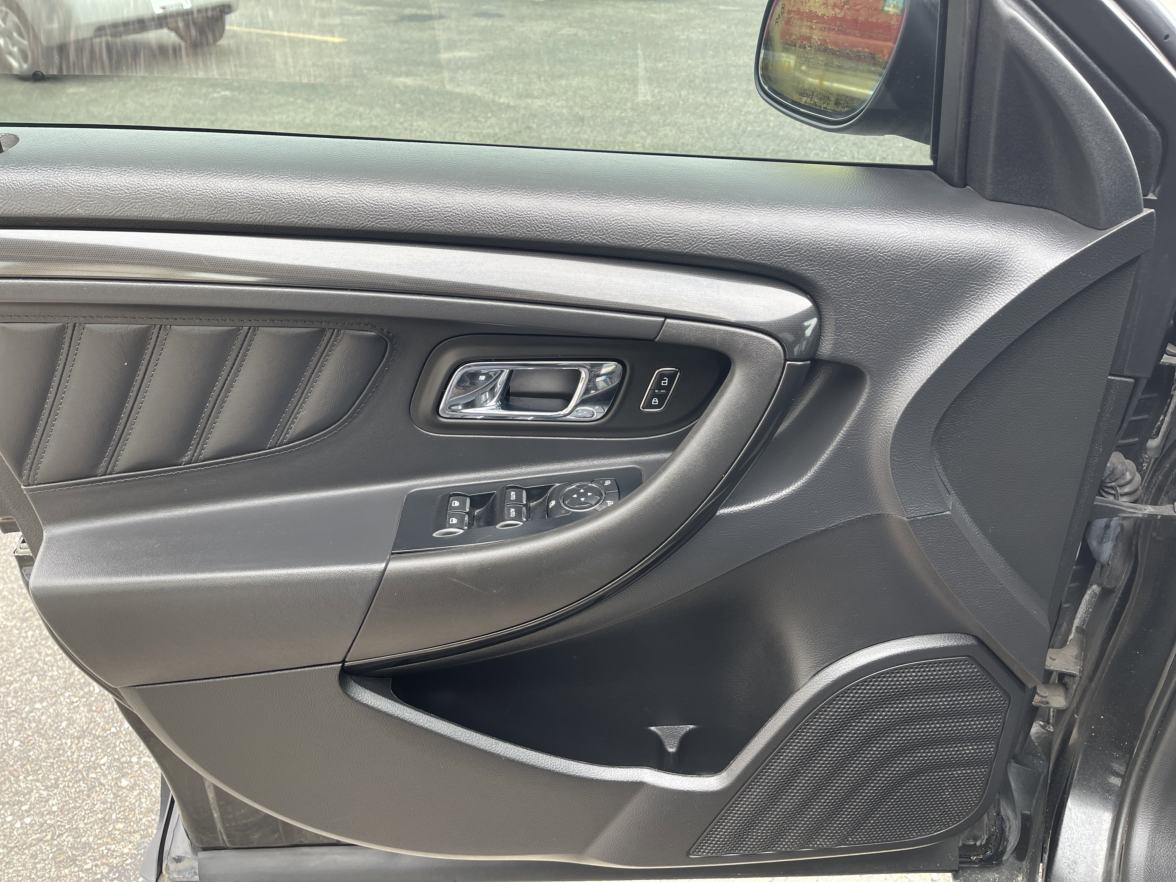 Used 2013 Ford Taurus SHO image 13