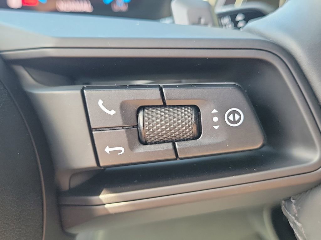 Certified 2025 Porsche Cayenne image 36