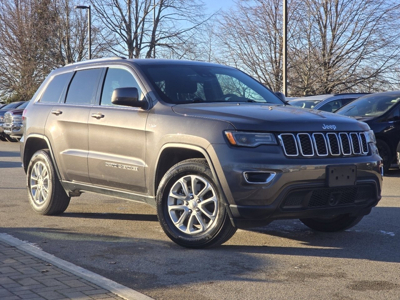Used 2021 Jeep Grand Cherokee Laredo video 2
