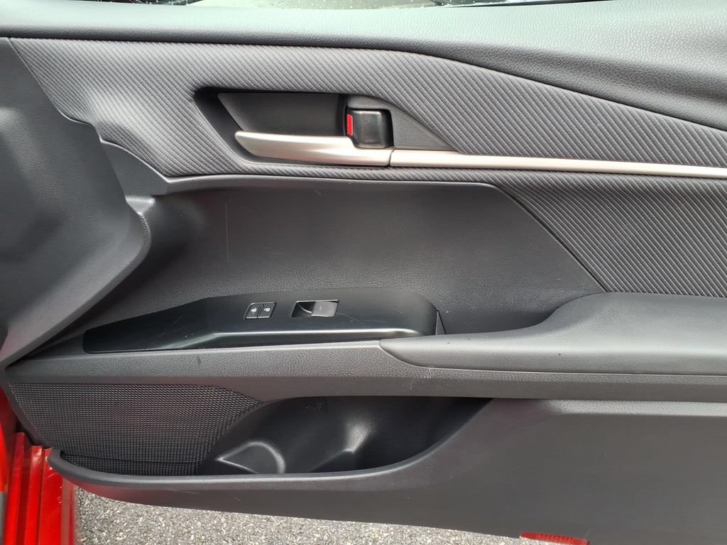 Used 2025 Toyota Camry SE FWD image 23